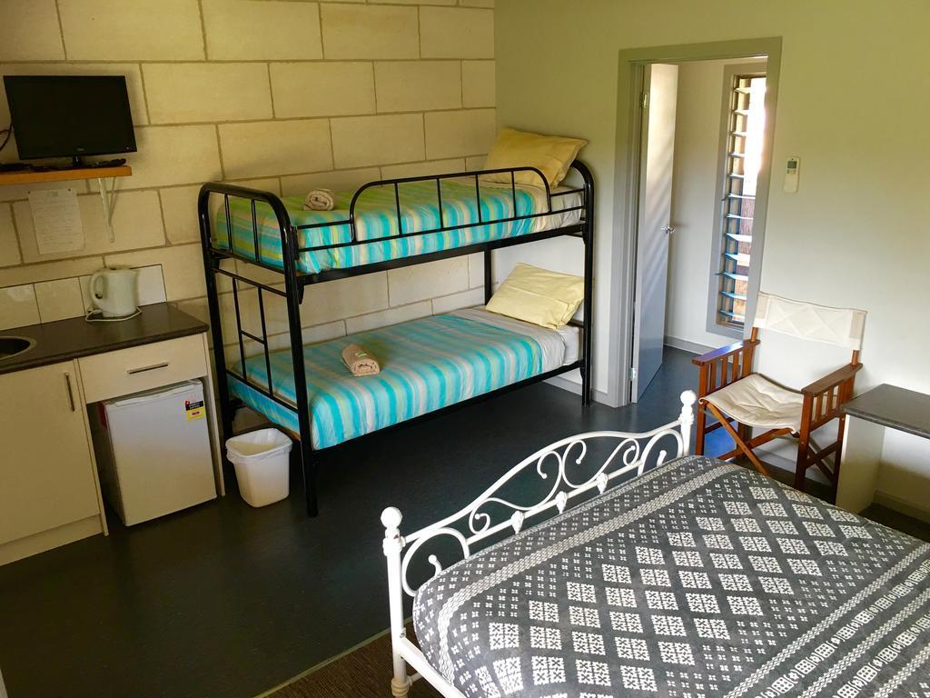 Port Campbell Guesthouse & Flash Packers Екстериор снимка