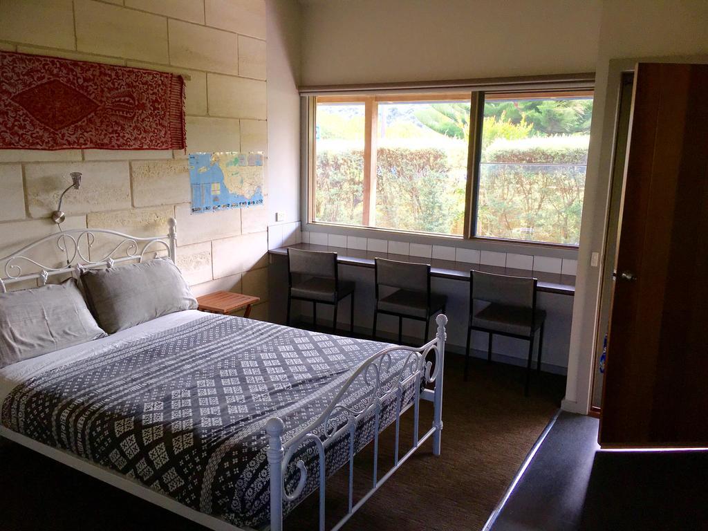 Port Campbell Guesthouse & Flash Packers Екстериор снимка
